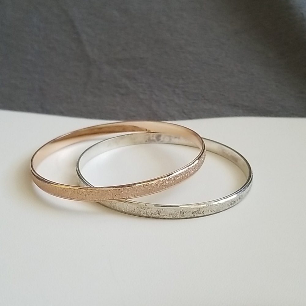Pair of Textured Bangles